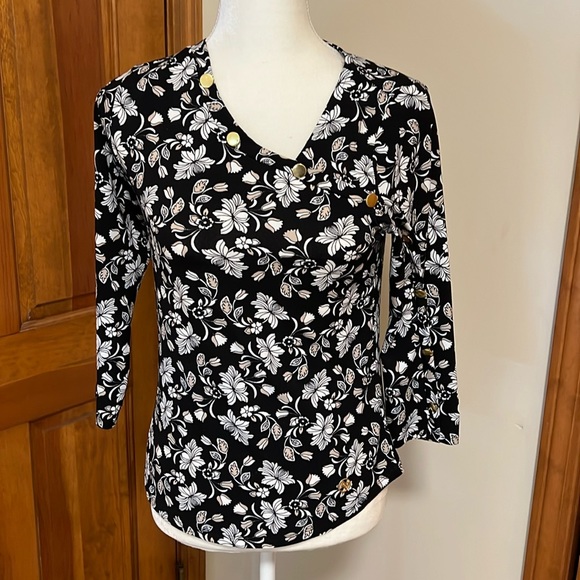 Adrienne Vittadini Tops - NWOT: Adrienne Vittadini Top